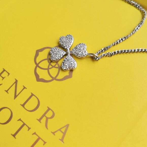 Kendra Scott Clover Silver White Crystal Short Necklace New - Picture 3 of 3